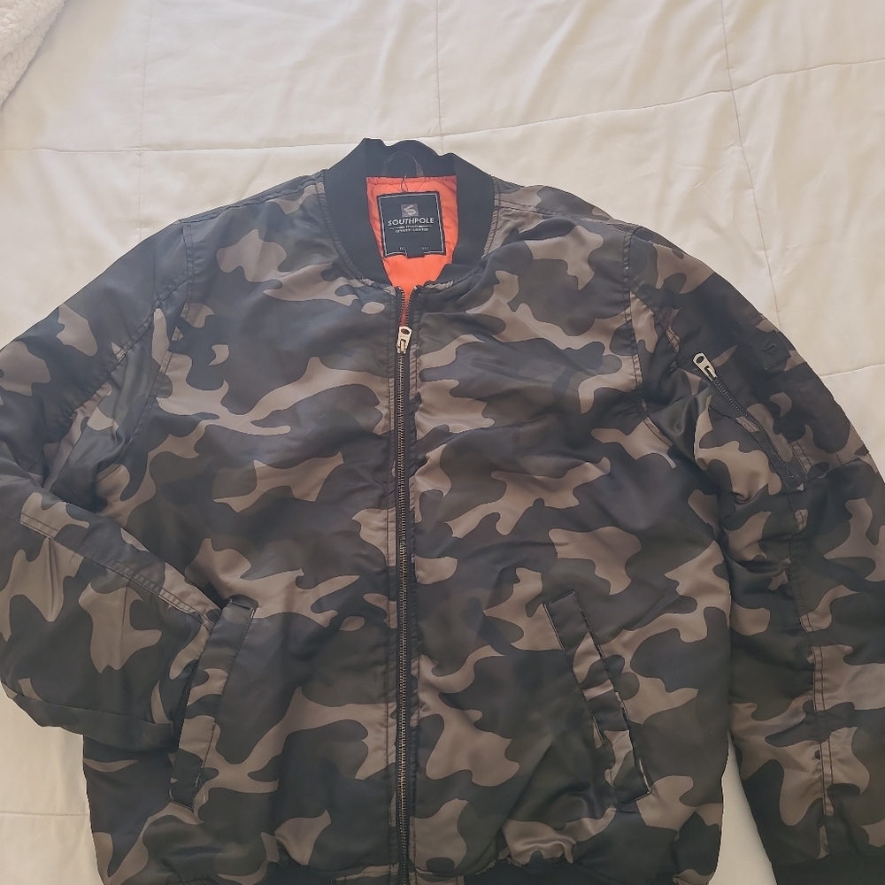 Southpole men's bomber jacket camouflage size large